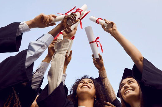 Strahlen Sie durch den Abschluss: Stylische Shapewear-Angebote für einen perfekten Look