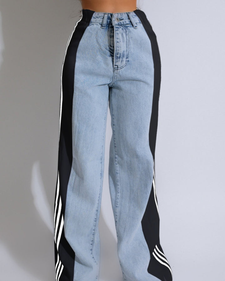 Jeans mit Einsätzen und 3 Streifen Hoher Taille und Weitem Bein