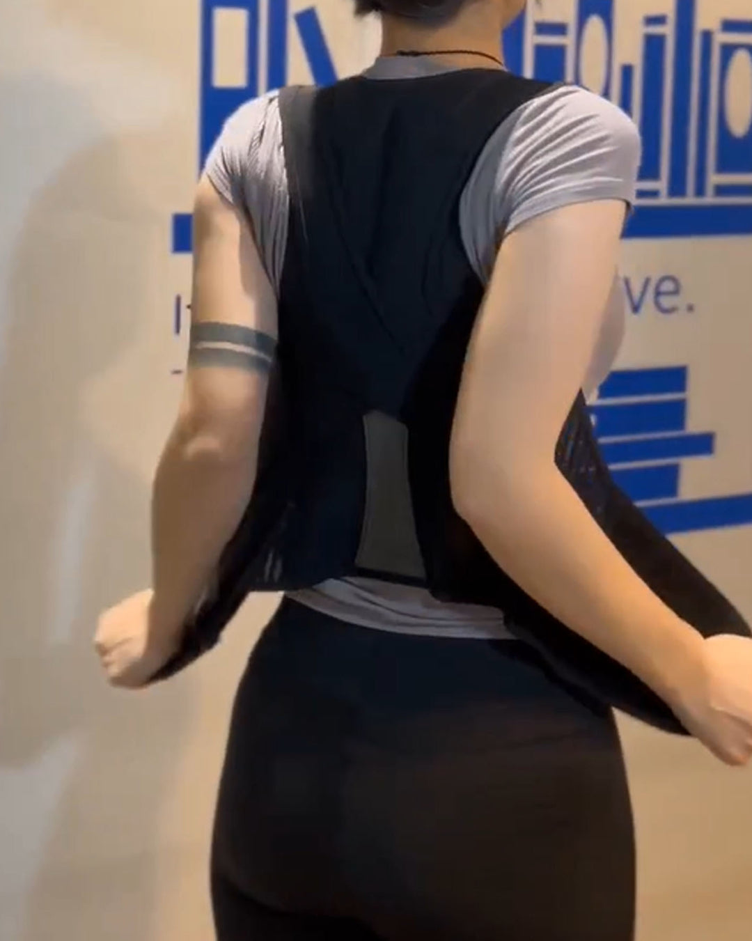 Shapshe® Verstellbare Atmungsaktive Nude-P Rückenhaltungskorrektur